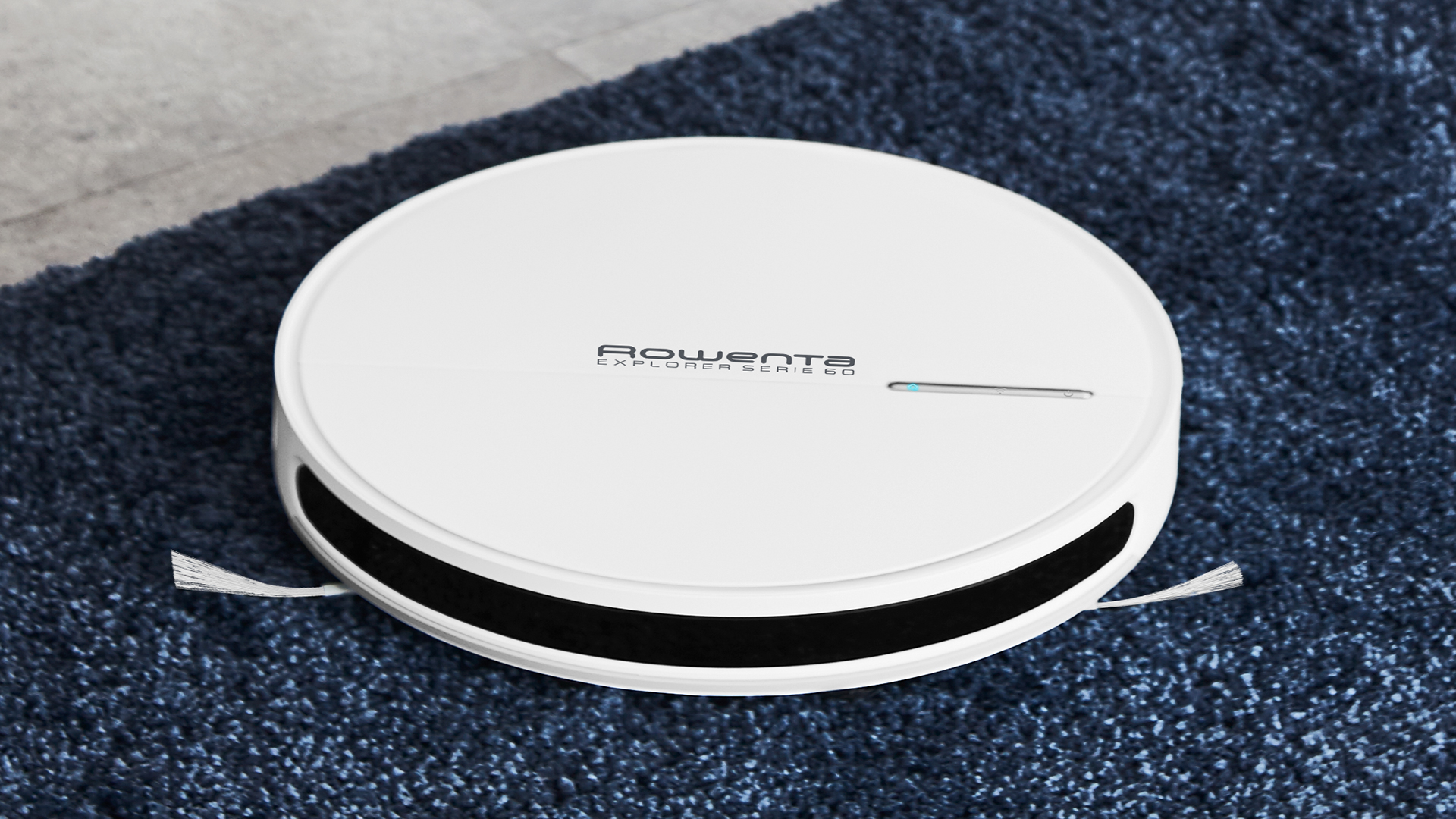 Serie 60 vacuuming on a carpet